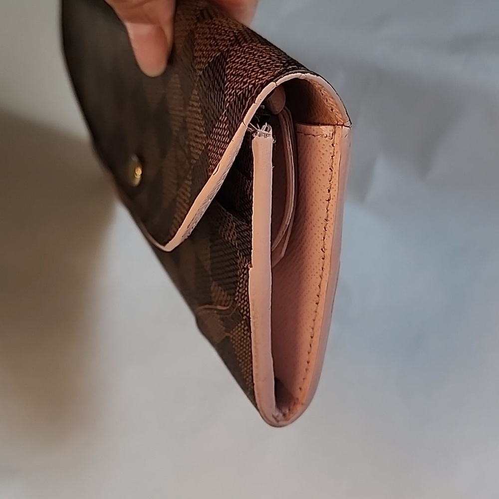 Authentic Louis Vuitton Caissa Damier Wallet - Picture 4 of 12